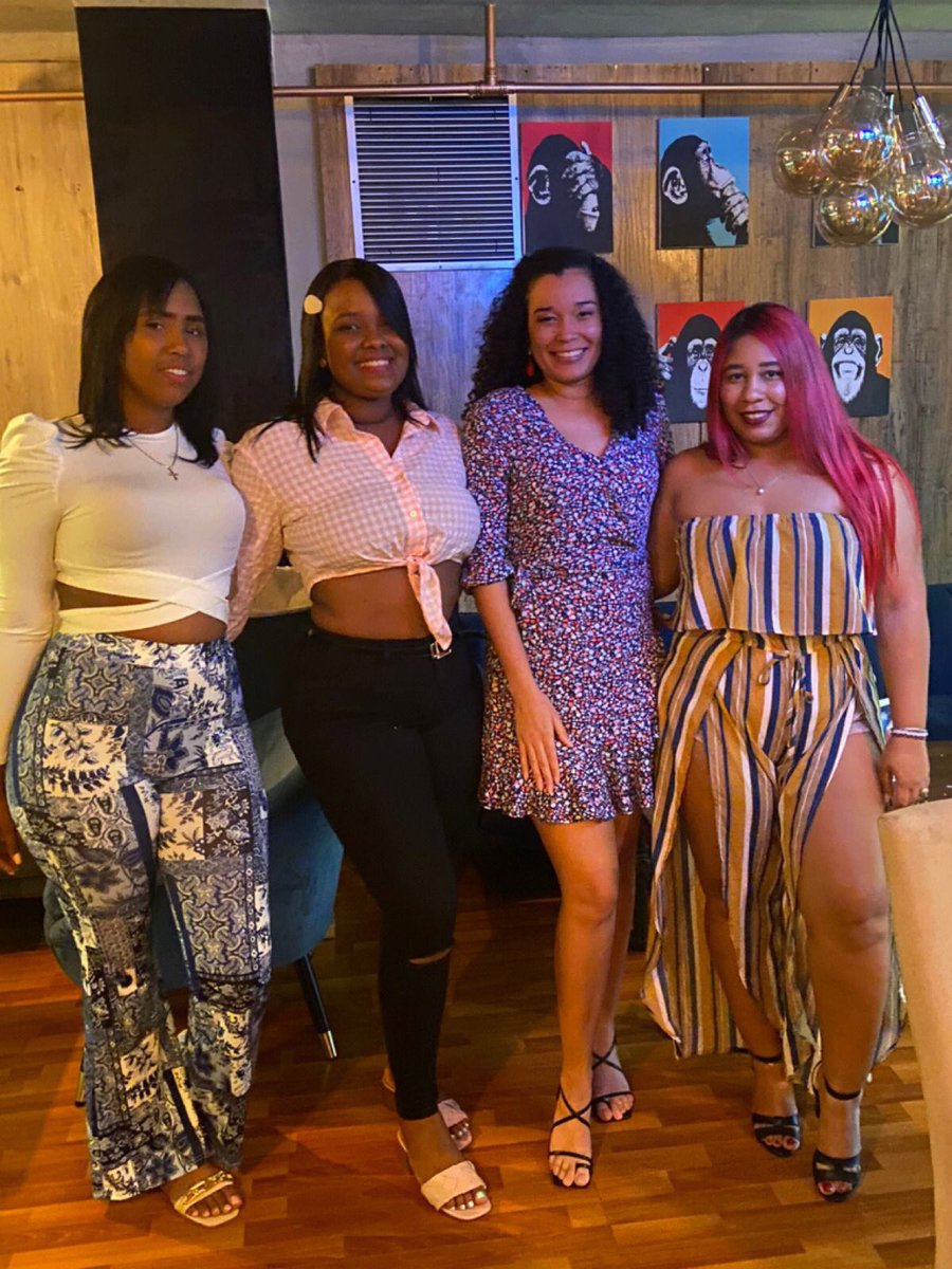 Quién dice que en twitter no se encuentra personas valiosas? Yo tuve suerte entonces. 6 navidades y contando ❤️