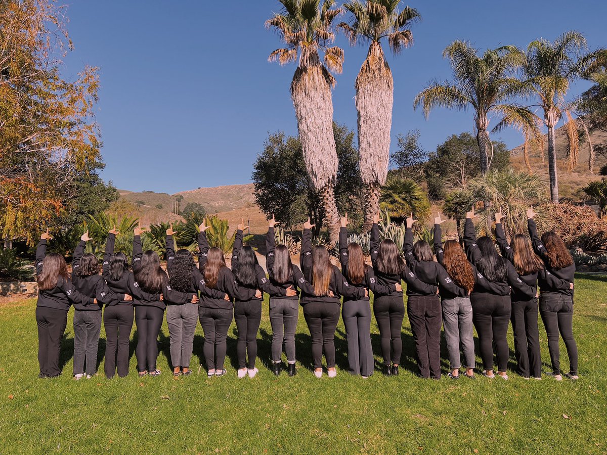 LSG_CalPoly's tweet image. 🌹It’s blooming season🌹

Epsilon Chapter is excited to welcome 16 beautiful roses to our wonderful sisterhood! It is with PRIDE and JOY that we present to you our Psi class. 

We are so proud of all of your hard work and dedication you have put in so far! Be OWT neos! 💚🤍❤️