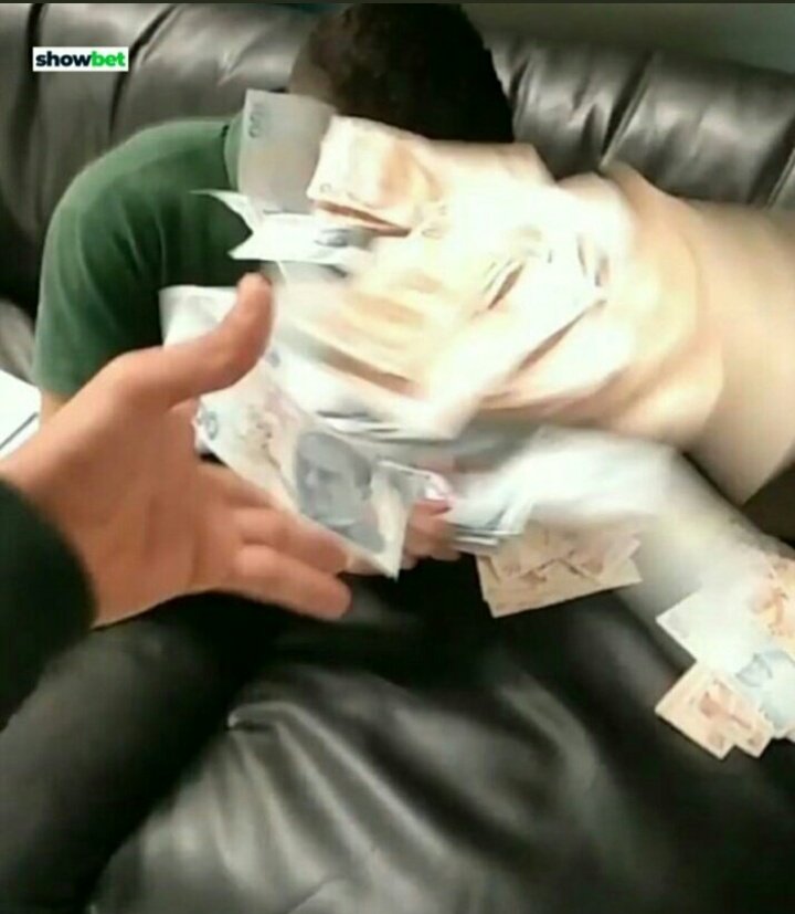 tuna1ss's tweet photo. Bi marlboro rica edebilir miyim lütfen #sigarazammı https://t.co/9178fSFPDM