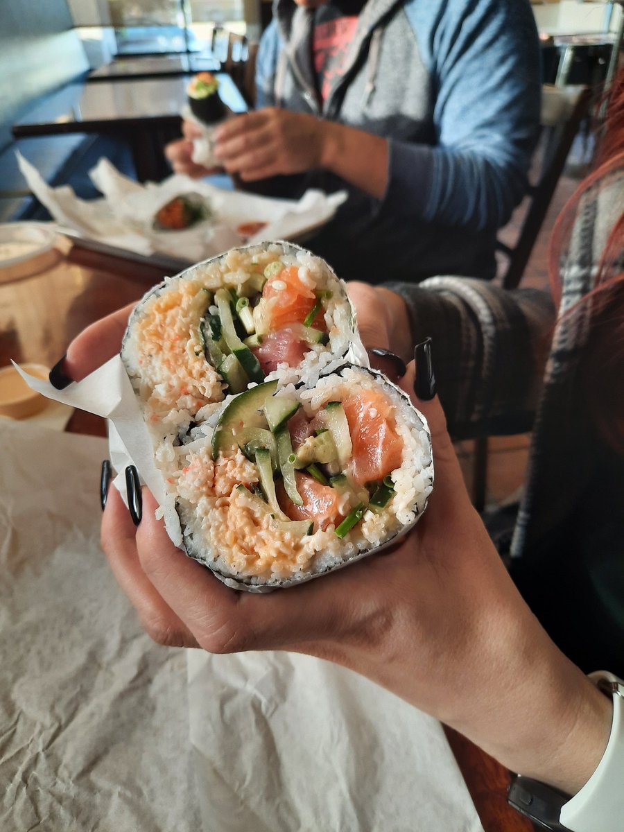 SycoBobby's tweet photo. Ever since @erikamonky saw @DanieltheDemon eat a sushi burrito on stream, she has hunted for one 😆 mission accomplished. https://t.co/cQ02EbWuhI