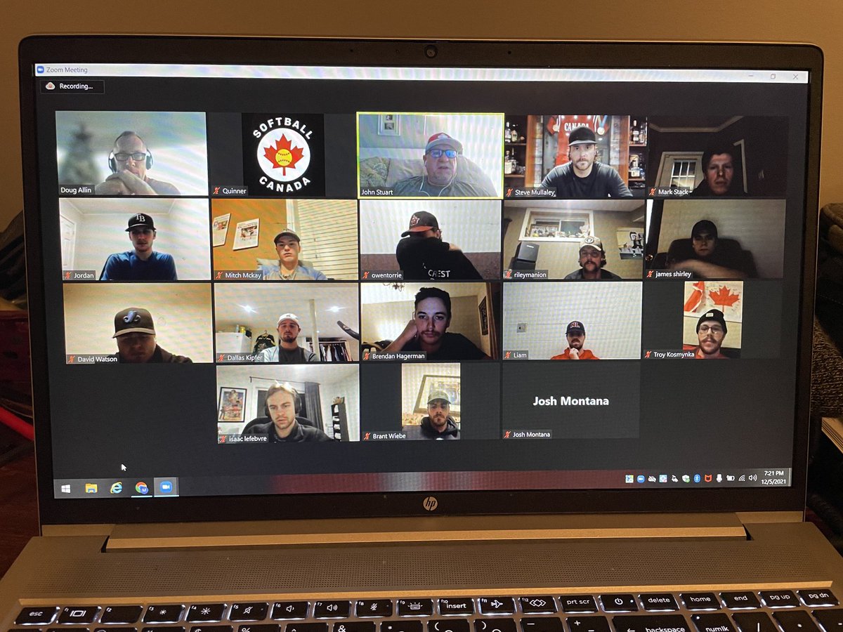 Amazing opportunity tonight for the ⁦<a href="/SoftballCanada/">Softball Canada</a>⁩ U23 MNT listening to John Stuart and Steve Mullaley talk about mental toughness and Canadian Swagger. #pulltheropeinthesamedirection