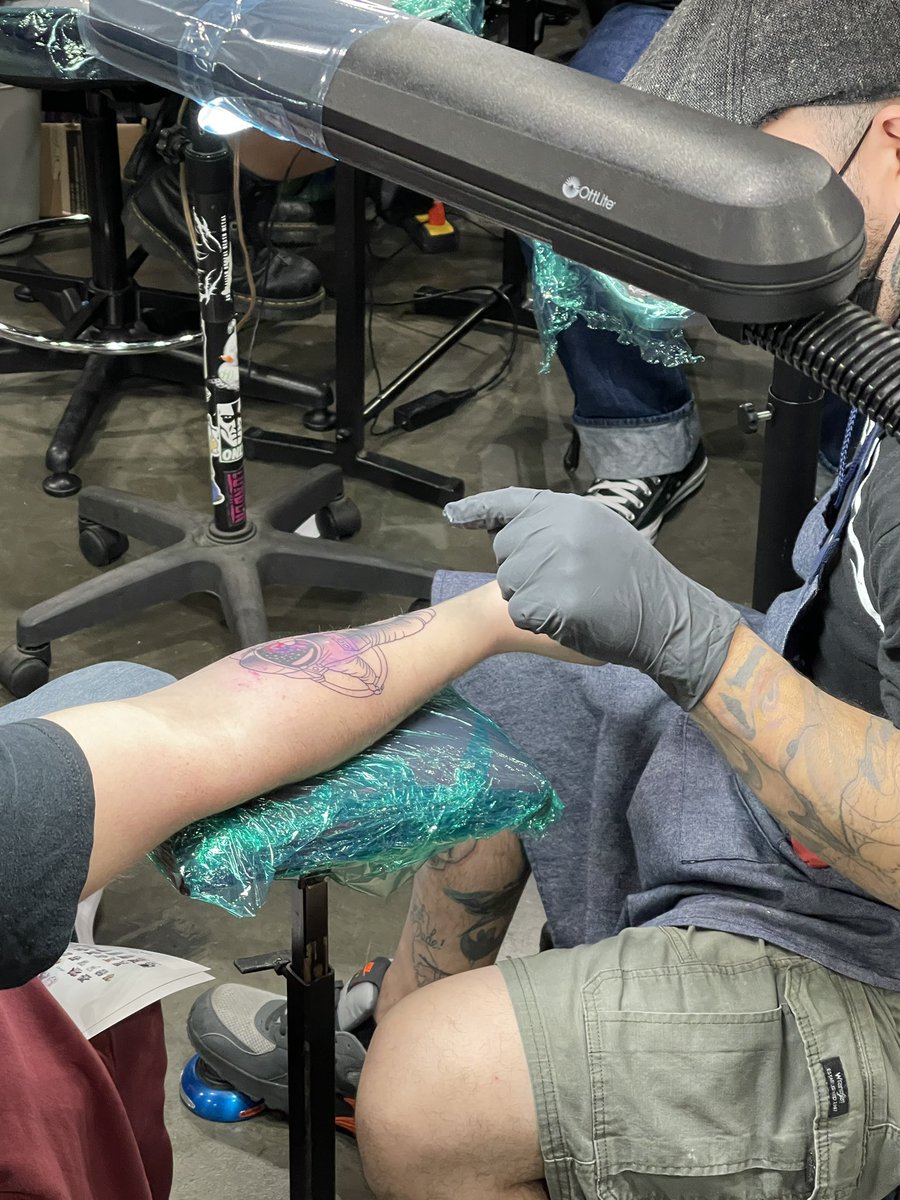 ThatsITLA's tweet photo. Get a tattoo while you are at #LAComicCon @SanitySpace #ltattoo #comics #tattooart #art https://t.co/rSArtnMgOE