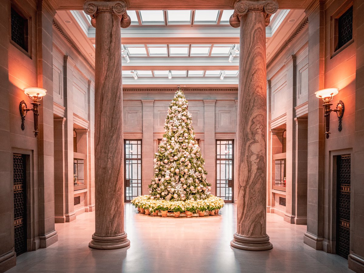GabeWasylko's tweet photo. Holidays at the Cleveland Museum of Art https://t.co/Dy9AykeHGr