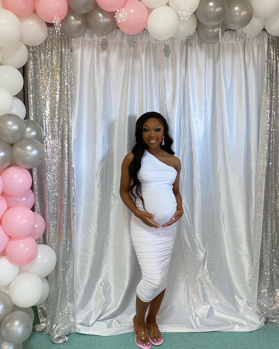 prettiem1's tweet photo. Princess K’s Winter Wonderland 💗❄️

So excited to meet my sweet girl 🥰 https://t.co/GfgMQXYJLi