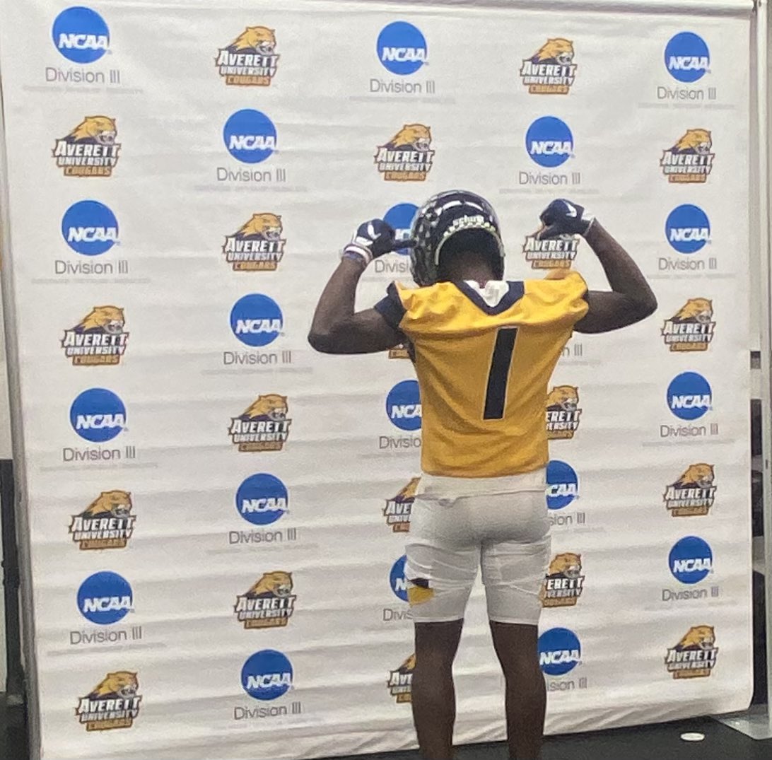 Gioburns's tweet photo. Thank you @AverettUCougars @CoachJSmith91 for the invite to visit Averett University. I had an amazing time and loved every second !!! #gocougars https://t.co/Ts0YP2rBgh