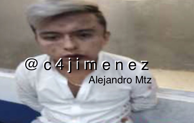 c4jimenez's tweet photo. ELLOS ARROLLARON a los PEREGRINOS en CALZADA de TLALPAN
René Cruz manejaba ebrio.
Alejandro Martínez, copiloto; buscó evitar q los detuvieran.
Así acabaron
Agentes de @SSC_CDMX los arrestaron.
@FiscaliaCDMX acusa a
René de lesionar a 12 
A Alejandro de resistencia de particulares https://t.co/WBPA4jI0lr