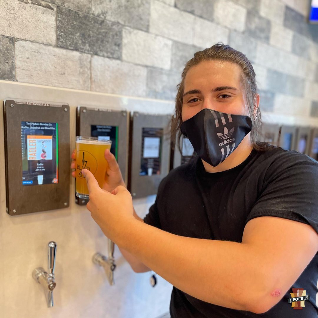 iPourIt's tweet photo. Pausing your meal to wait for a refill is the worst. With #selfpour, you can hop up and grab it for yourself whenever you're ready πΊ
#iPourIt #Smarterselfpour #SelfPourTechnology #Americanmade https://t.co/XIT0S5PQkT