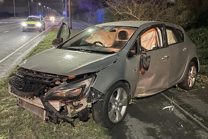 Inexperienced driving coupled with aggression is always going to end in disaster. The driver of this vehicle only got his licence 2 weeks ago. Today he got annoyed and ended up rolling his car, which ended up in a ditch #A580. Driver reported #ME54 <a href="/NWmwaypolice/">North West Motorway Police</a>