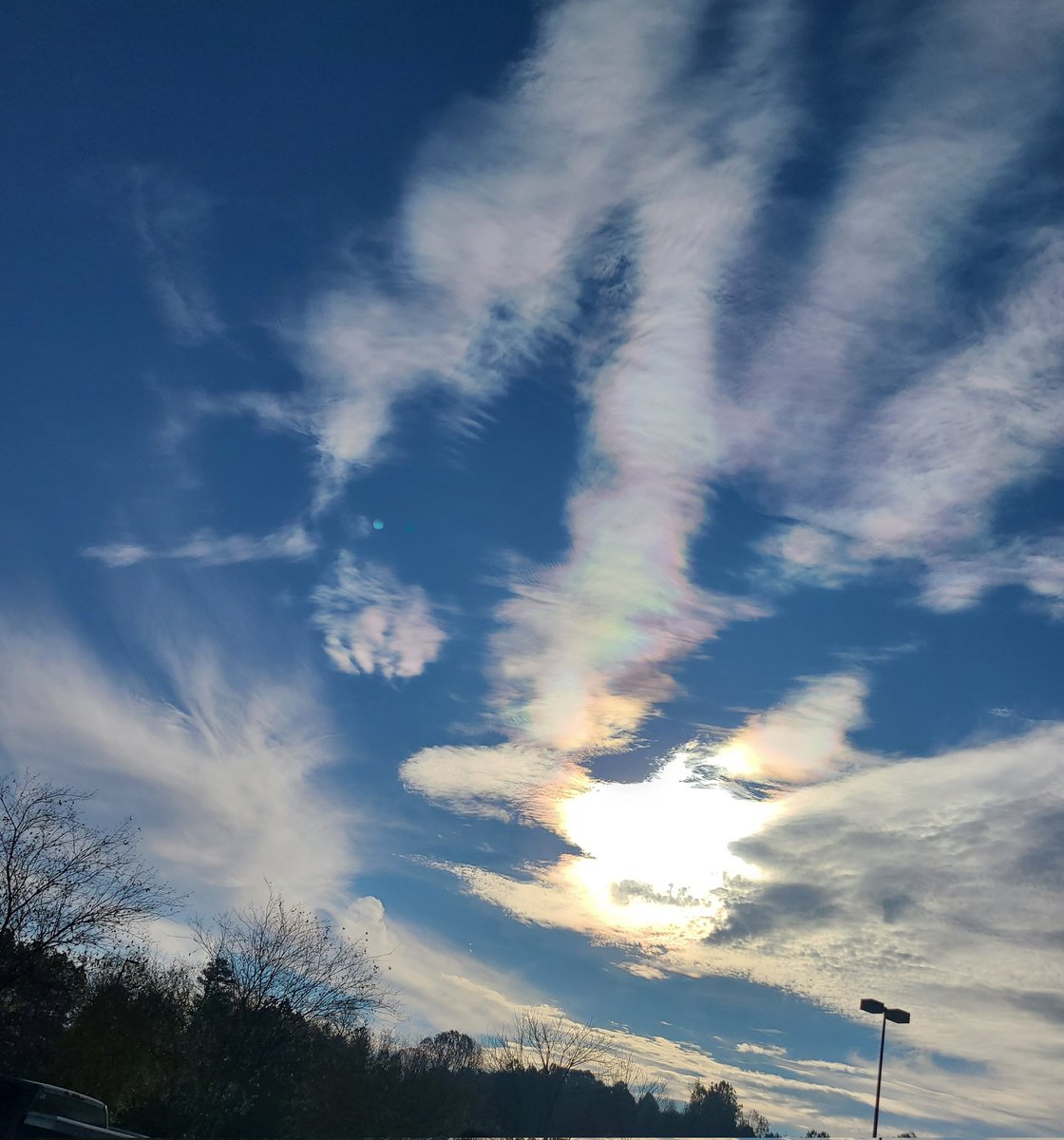 If you ever need a hand in finding peace within yourself, always remember there are so many Angels helping you on your journey! Sending All of them your way!!! 144k 🙏🕊🐉