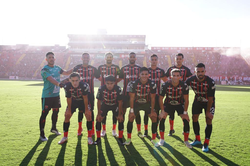 DiarioManudo's tweet photo. Estamos en la final con una victoria de 1-0 en la Caredral ante el @adsantoscr con anotación de @gaby_torres_10 tras un centro de @_alonso11. 

#VamosLeones 🔴⚫️🔴⚫️ https://t.co/mHpJUpmpif