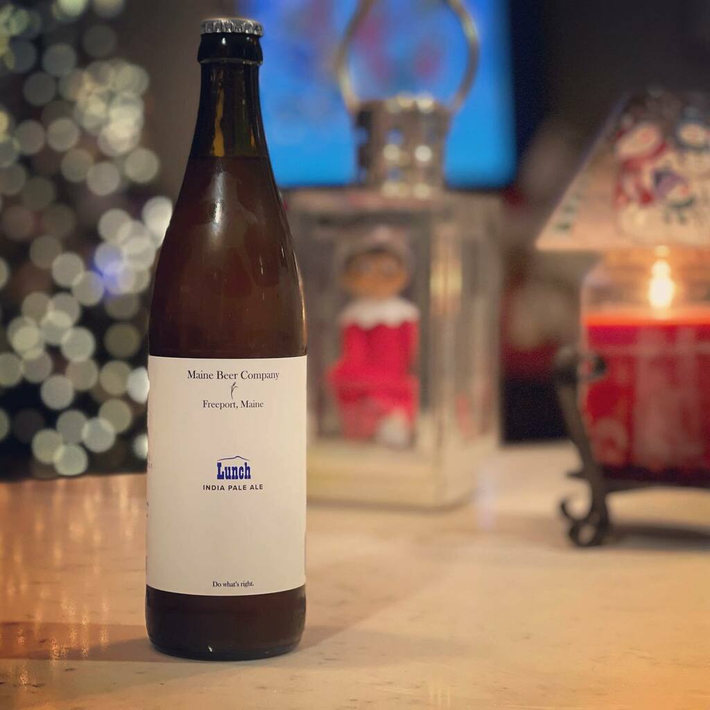 MDMondays's tweet photo. I’m not sure if I’m breaking any laws by having the @mainebeerco Lunch IPA for dinner but all I can say is “I’d do it again!”
A ridiculously smooth and hoppy brew. You have to try this. #ipa #maine #beer #brew #hoppy #hops #sundayfunday #christmas #elfon… https://t.co/0o6hRYRENH https://t.co/sultHDJt5b
