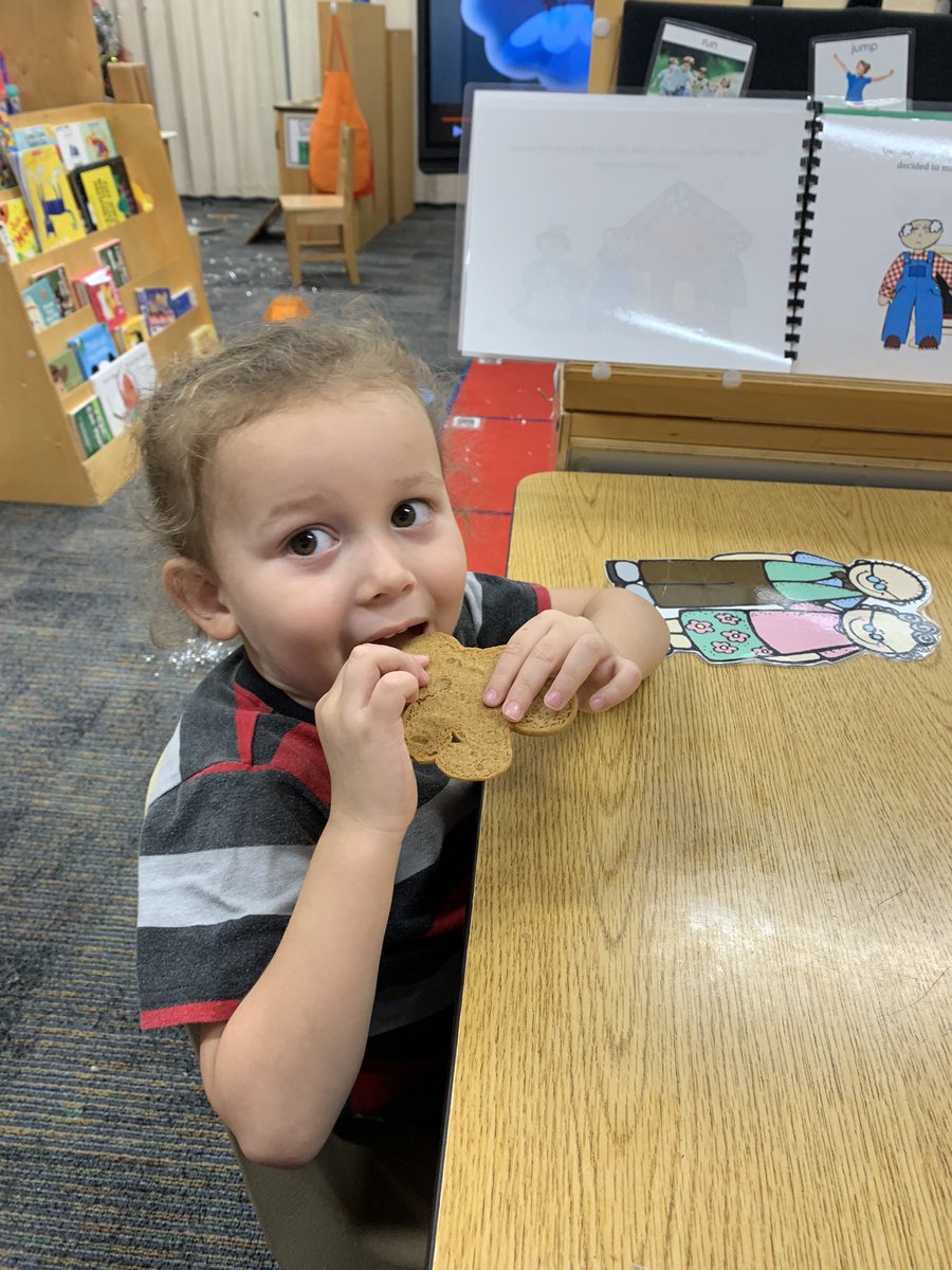 PhillipsECSE's tweet photo. Retelling The Gingerbread Man with story props and our very own gingerbread man!!!! 
@Hamilton_Lions #hamiltonpride https://t.co/rtJXx31Ywd