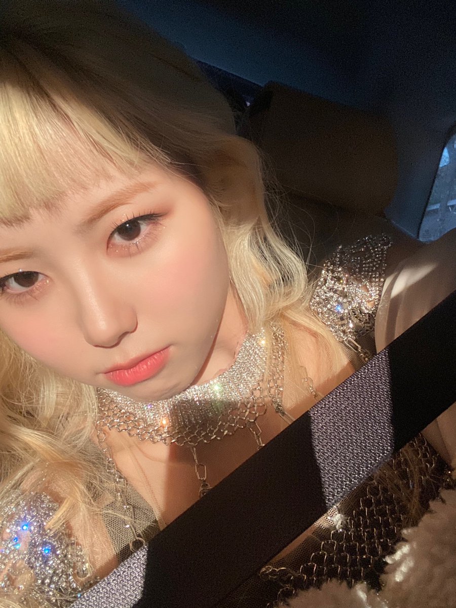 PURPLELIPStwt's tweet photo. ¿Que me pierda el #B7A1stComeback? Definitivamente #ISayNO porque estuve esperando este día con muchas ansias, estoy feliz de poder acompañar a estos chicos maravillosos. Felicidades, ojalá no se caigan del escenario.
𝓜𝘆𝘀𝘁𝗶𝗰 𝒇𝒂𝒏𝒕𝒂𝒔𝒚•₊˚ #POE 🦊 https://t.co/wLn5EauK8C