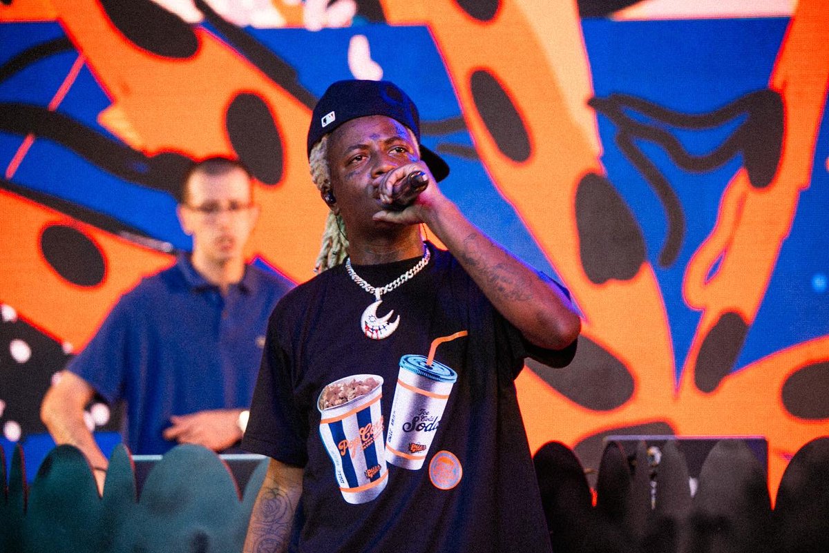 BoogieNaipe's tweet photo. Boogie Crew, composta por Danzo, Duquesa e Yunk Vino, subiu ao palco da #BoogieWeek, Semana da Cultura Preta com o melhor do Rap, Trap e R&amp;B. Assista a transmissão completa no Youtube, no canal Boogie Naipe. Acesse o link: https://t.co/1LuEZgS2EZ

Fotos: Daniel Eduardo https://t.co/7pIrdyGZe0