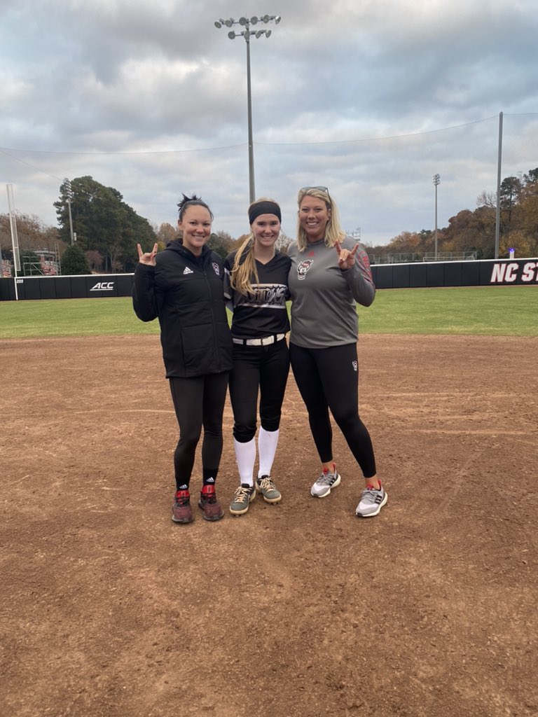 CaleighShaulis's tweet image. A BIG thank you to @CoachPatrick_ @SwiftCoach @KetarahD @hunter_mundy @Bolandev3 for putting on a great camp today! I learned so many things that I could use to improve my game even more! #homerunmindset 🐺
