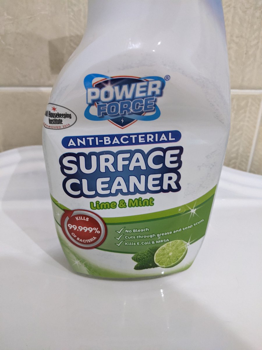 buryletewke's tweet photo. @AldiUK Your antibacterial spray has discoloured our toilet seat!! 🙈 https://t.co/hktODi2j6h