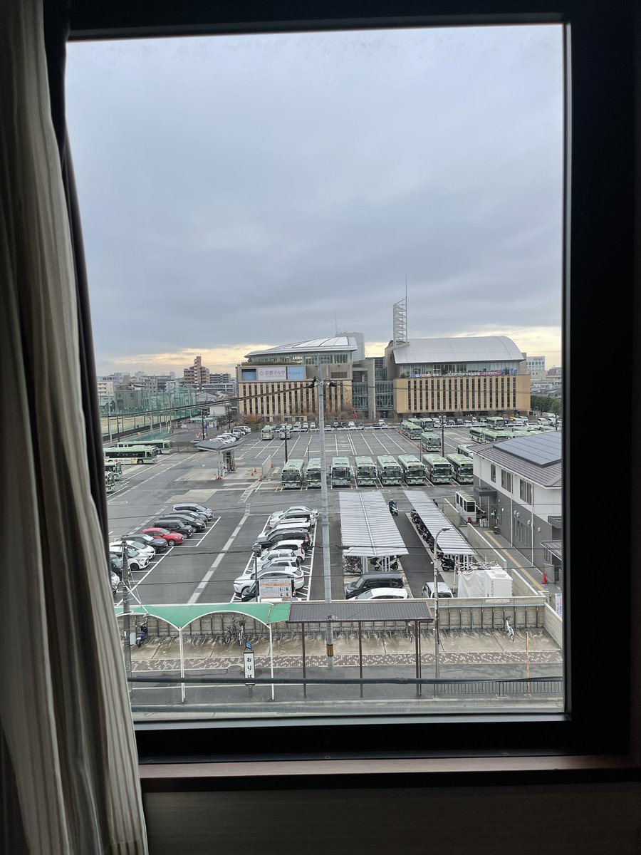 mo234yu's tweet photo. 一夜明けて幸せな気分で帰路につきます。
ありがとうございました😌
来年の話はオニワラですので…
👹🤣
#ovils
#オービルズ
#entertainmentgroup
✨【We Are O-VILS. Vol.1】✨
⤵︎⤵︎⤵︎⤵︎⤵︎⤵︎⤵︎🚀💫
🍀【We Are O-VILS. Vol.2】🍀
2022.03.19(土)~20(日)(3公演) https://t.co/XrgJhcgSQu