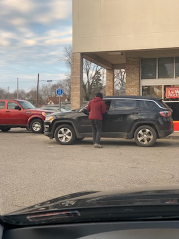 marcus4polytics's tweet photo. COMMUNITY ALERT
Dear Residents:
There are alot of different groups and people coming into the City of Benton Harbor with different agendas. PLEASE BE AWARE OF WHAT YOU ARE SIGNING AND HOW YOUR PERSONAL INFORMATION WILL BE USED.
READ IT BEFORE YOU SIGN IT. #CardinalRule https://t.co/gMQW0jTDeU