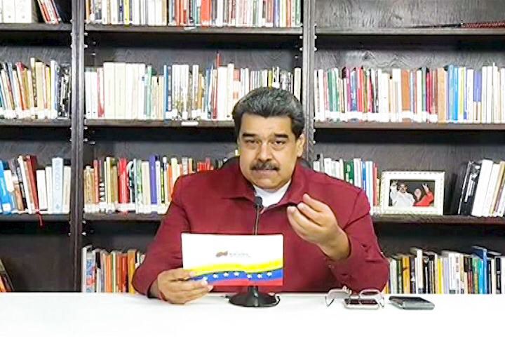 NicolasMaduro's tweet photo. Después de consultas, mediciones y encuestas, sobre todo, luego de reflexiones, con la premura de este tiempo corto y pidiendo las bendiciones de Cristo y la luz del Comandante Chávez, decidimos que el candidato para Barinas sea Jorge Arreaza. ¡Pido al pueblo su apoyo! https://t.co/QqGiRTAGDQ