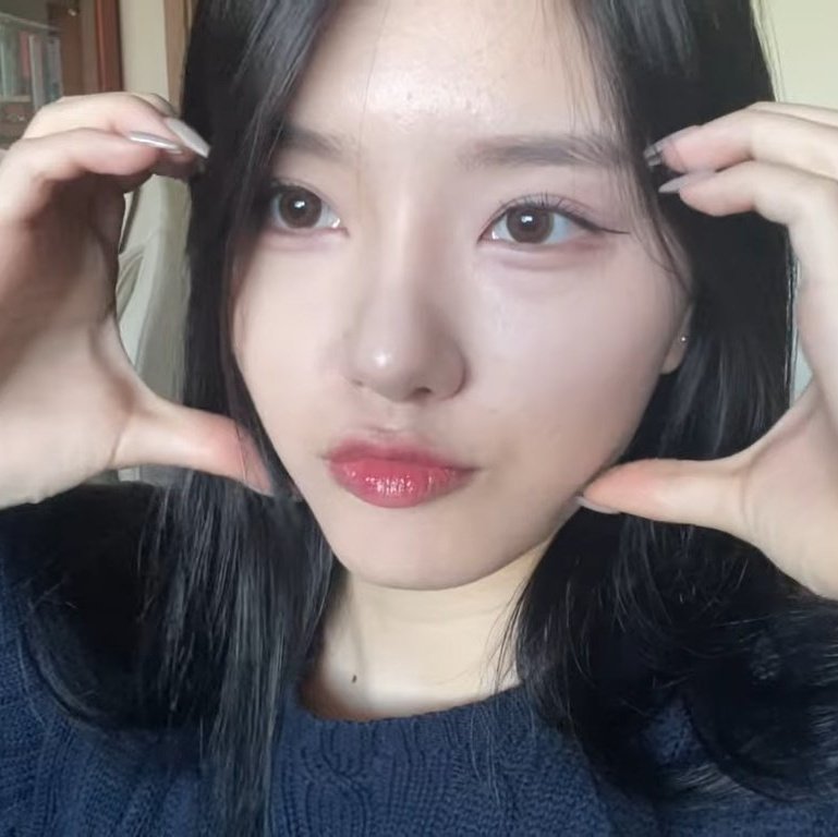hourlyrayeon's tweet photo. cute cute ~ 

#RAYEON #나연 #ナヨン #FANATICS #파나틱스 #ファナティックス https://t.co/YhFWMSJi8W