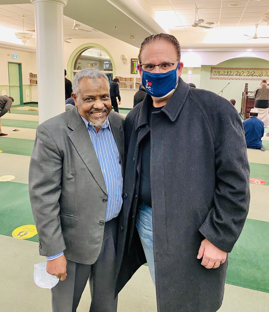 RudyCuzzetto's tweet photo. Joined my friends at @ISNA_Canada after Maghrib prayers, including Imam Sheikh Y. M. Suleiman from Masjid Rahmatul-lil-Alameen, for a very informative session about a proposed new Islamic (Riba or interest-free) credit union in Ontario. #MississaugaLakeshore #IslamicFinance 🏦 https://t.co/FaXJDwk5zk