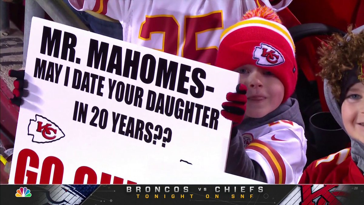SNFonNBC's tweet photo. 😂😂😂

#ChiefsKingdom | #NFL https://t.co/7n6VtJAzlS