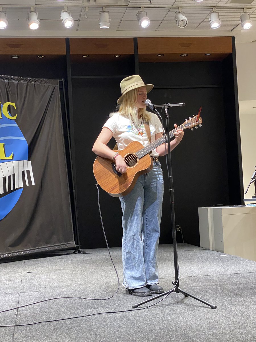WNSTelethon's tweet photo. The amazing and talented @remyreillymusic is back with us for the fourth year. TUNE IN NOW to hear her set. She is amazing and we adore her. ❤️ #WNS2021 https://t.co/eZRZoChwOS