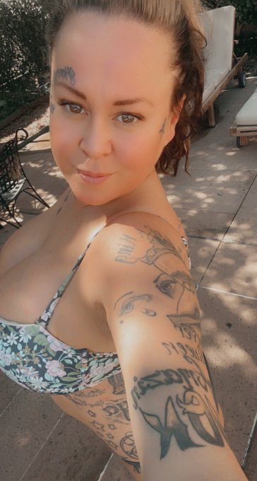 Want to meet me in Ohio ? Or on my bttfa tour? Shoot a fan video. Pvt meet? Have  dinner or drinks ?