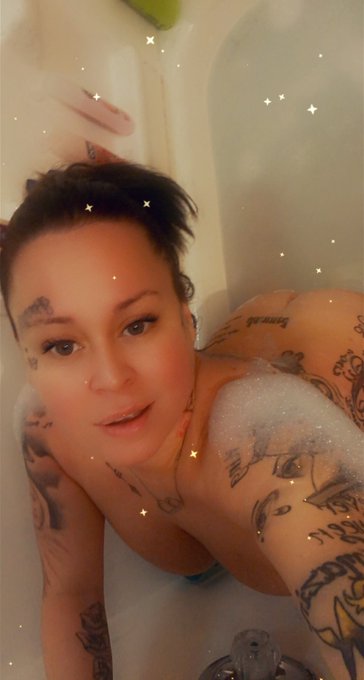 Want to meet me in Ohio ? Or on my bttfa tour? Shoot a fan video. Pvt meet? Have  dinner or drinks ?