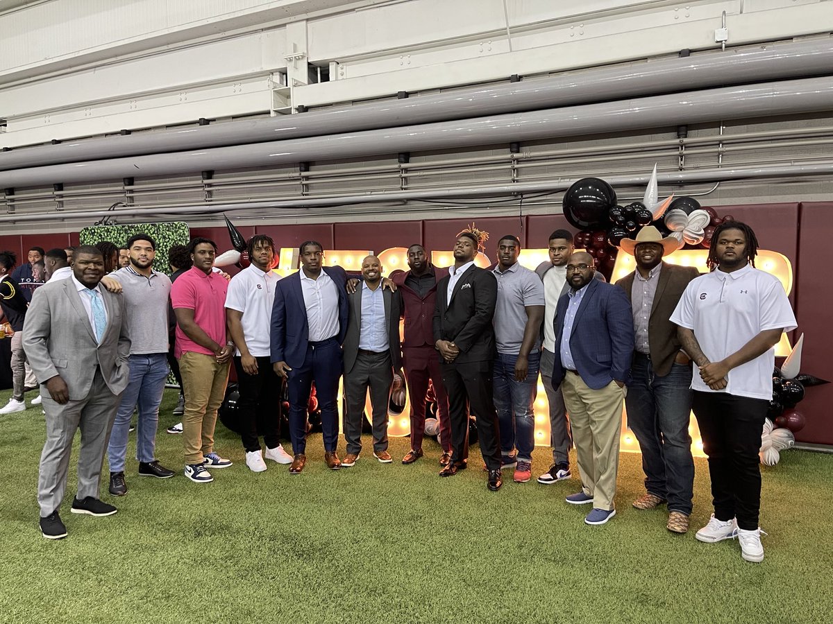 CoachLindsey's tweet image. #AboveAllElse #CREATURES