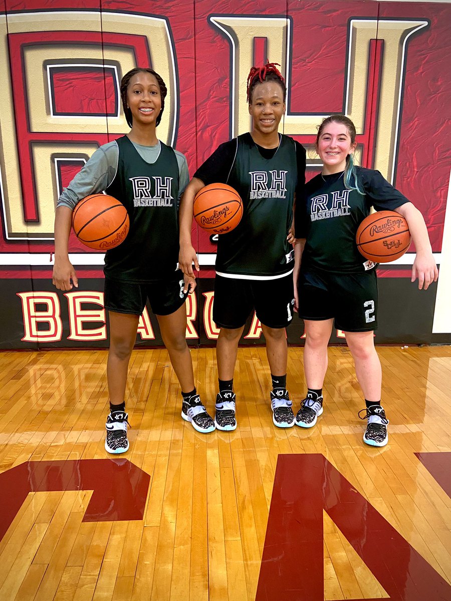 ABG3_'s tweet photo. Had a few players in the lab and they really #GotAfterIt today! Proud of their commitment to getting better. Who’s next?! @RHHSGirlsBBall
#PushThrough #Sisterhood #BearcatLabWork #LadyBearcatBB https://t.co/m738Kj6eJM