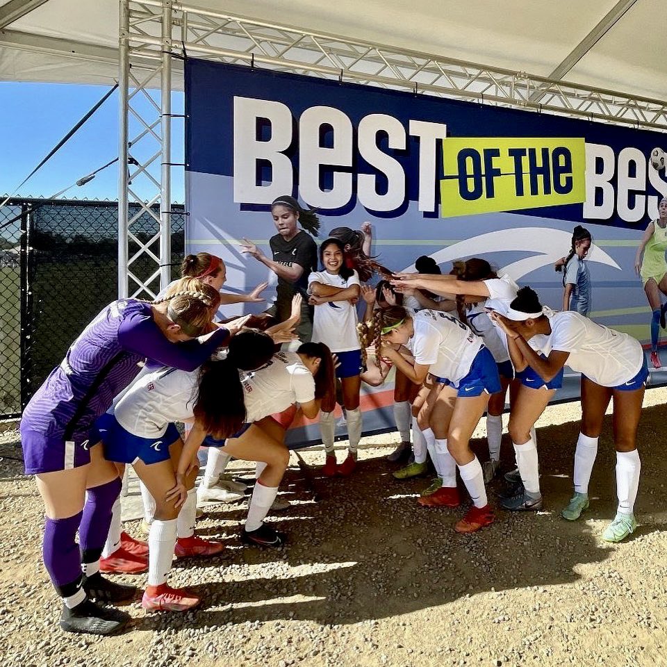 Our own <a href="/marlizval10/">marliz</a> made the Surf Select Banner! We love the photo op 😂 ⚽️🦅💙 #BestOfTheBest