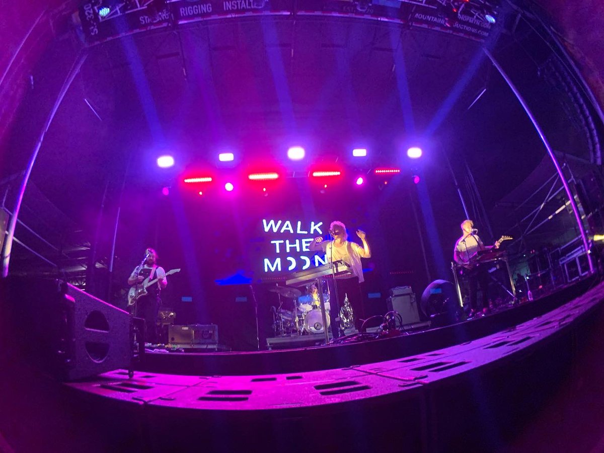 Audacy's tweet image. .@WALKTHEMOONband just closed out the Riptide Stage and AHHH 🥵😩😍🙌 !!! #BeachFestival 🌴 #WALKTHEMOON