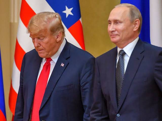 Uhhh…

Here’s Donald looking like a scorned pissant with his boss. Helsinki, circa 2018. https://t.co/Yly6lNQmR8 https://t.co/akWrgRpHWW