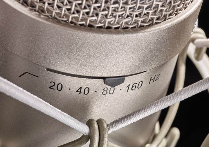 Neumann_Japan's tweet photo. M 149は9つの指向性を持つだけでなく、7ポジションのローカット(20~160Hz、1/2オクターブステップ)も備えています。
https://t.co/dQdfHbBGU4
#NeumannM149 https://t.co/hYvHYA2eHx