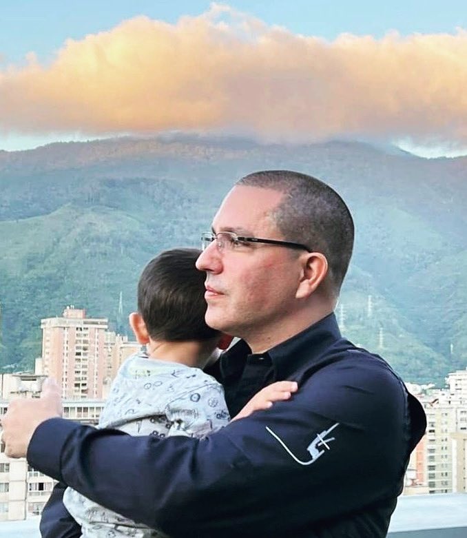 RETUITEA la imagen💫🇻🇪 El próximo Gobernador del Estado Barinas.