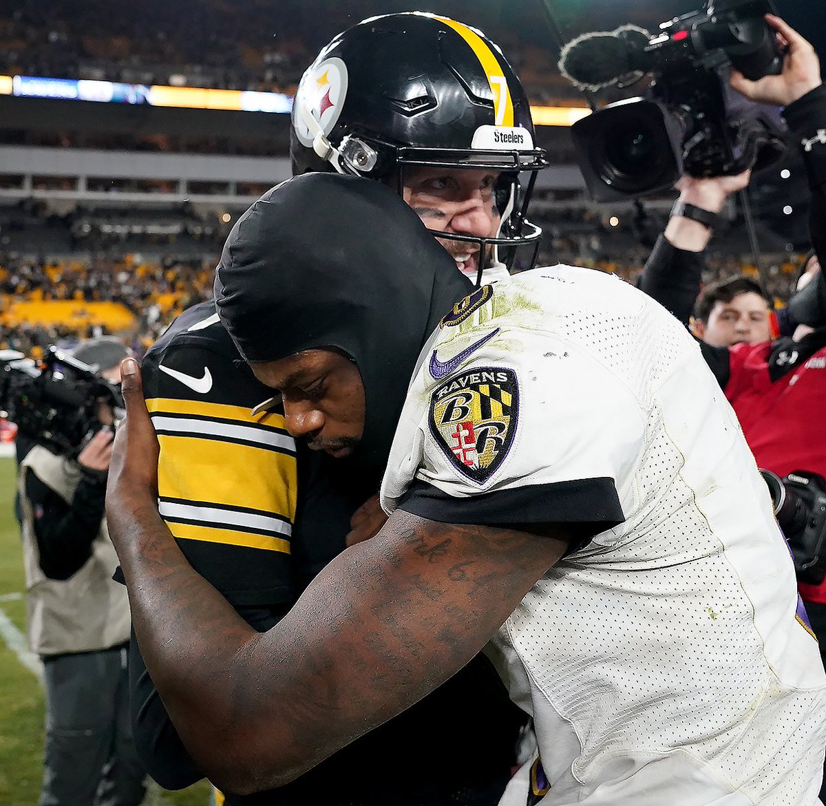“Luh You lil bro but Nephs you sad fr…we got ya number imma call you later” -Benjamin #SteelerNation