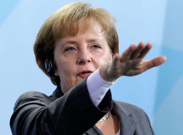 MizzMonetary's tweet photo. @KarstenFreder @sanela_sanni #HeilMerkel https://t.co/0U7cTRoL5e