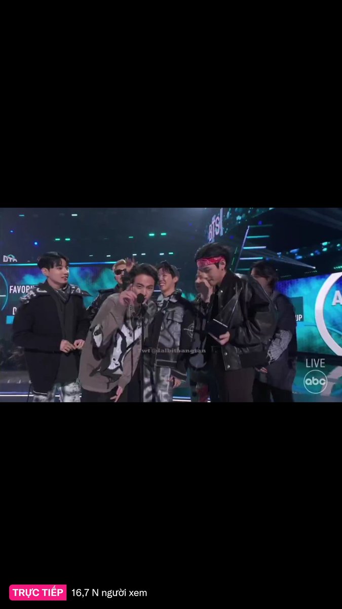 NguynHngDim8's tweet photo. I'm voting #BTS for MAMA worldwide fans choice
#MAMAVOTE 
#ARMYGLOBALVOTINGARTY https://t.co/beh92jMDuy