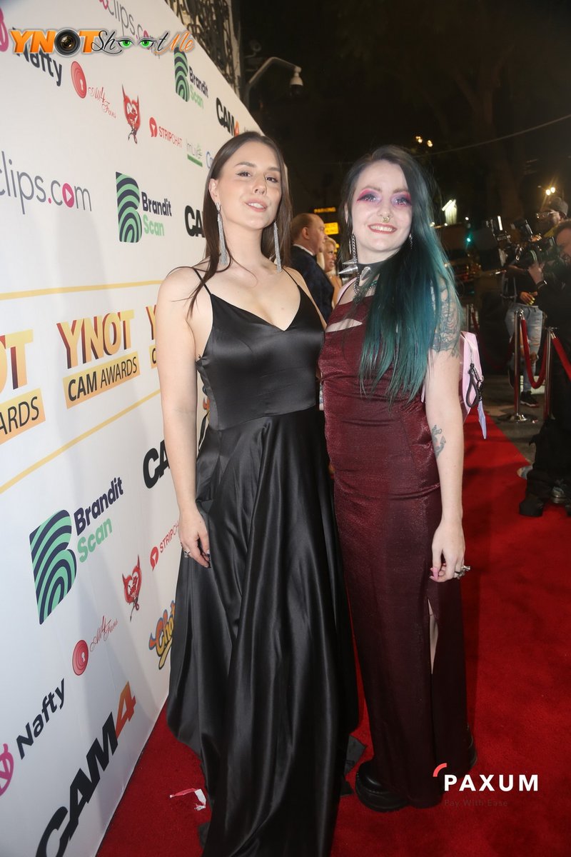 AnnaCherryLive's tweet photo. Reminiscing about @ynot_cam Awards ๐ฅ
Read my diary post on our Hollywood trip, #TableTopless prom and see more red carpet pictures from that night! https://t.co/K16s8z8182 (subscribe for full access) https://t.co/aJpqV3yrxz
