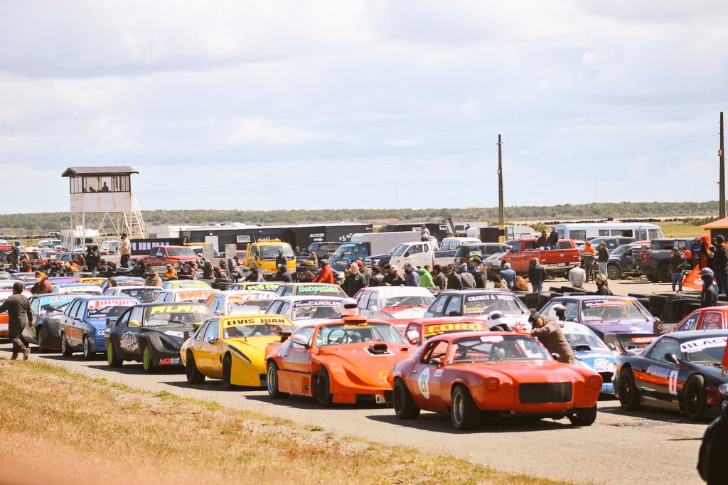 Oscar_Espana_B's tweet photo. [FOTO] 📷 Gran Premio Ciudad de Punta Arenas,medio siglo de patrimonio automovilistico en Cabo Negro, rugir de motores en 3ra fecha de #Apimag @JorgeFlies  @ClaudioRadonich @emladinic @maggiaustral @JavieraOlea @pauligaetep @WilliamLevet @sergyop @FernandoAgustin @dondavor https://t.co/U7G9mubz7P