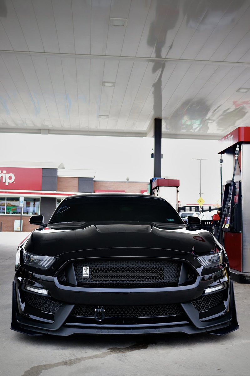 Trying to shoot with a camera still need to mess with settings.