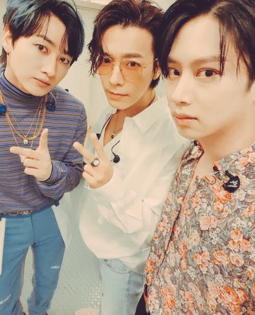 FLOnaad's tweet photo. #ELFselcaDay 
#ELFnation #SuperJunior #Heechul #Eunhyuk #Donghae @SJofficial

My girls @Int_kyupil &amp; @ndongba_ https://t.co/eUiFS71Umy
