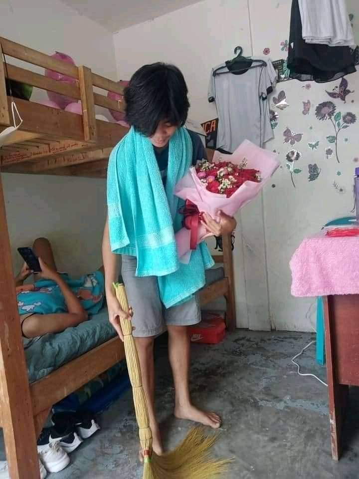 boypblo's tweet photo. Habis dikirimin bunga sama ayang. https://t.co/h9pwXjr4eK