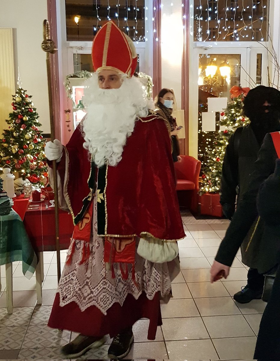 𝐶a𝑡ℎe𝑟𝑖𝑛e 𝑀o𝑖𝑠a𝑛𝑑 (A𝑙𝑙ai𝑛é) tweet media