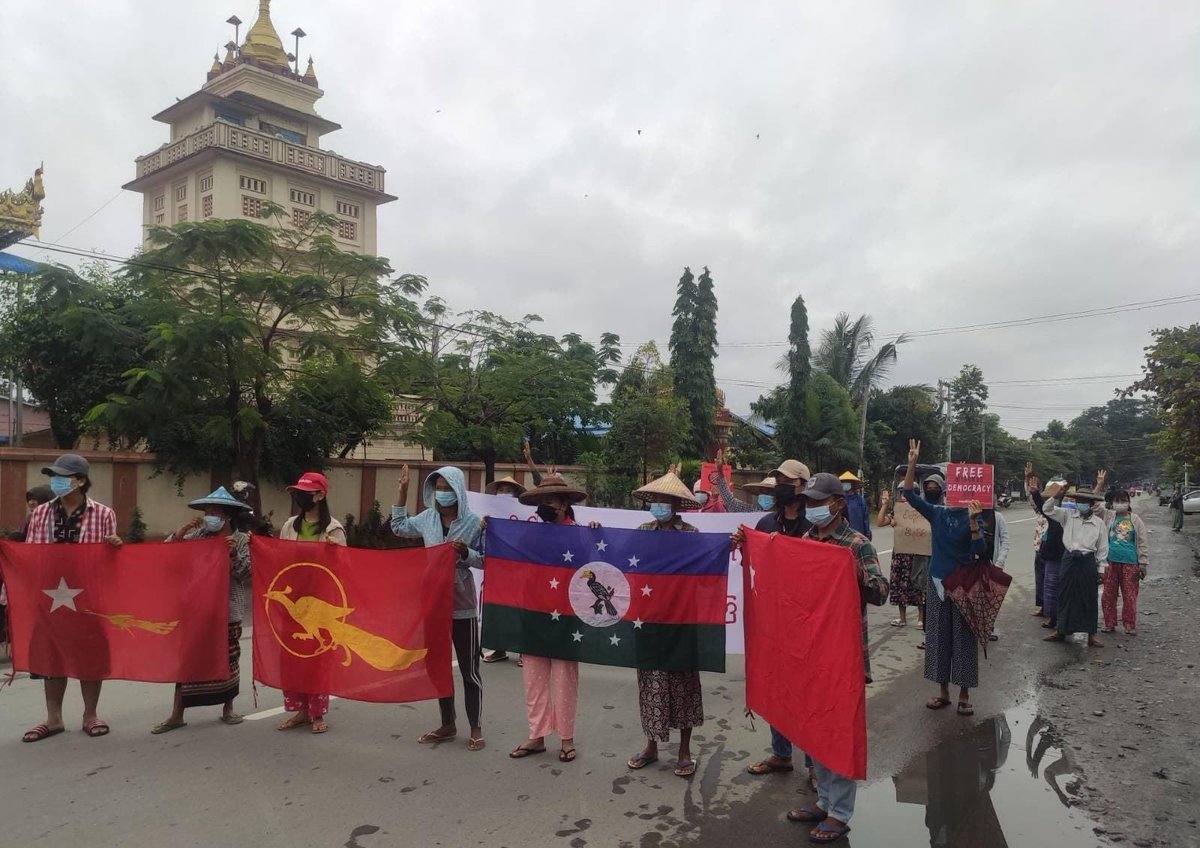 TTFR__Myanmar's tweet photo. Locals from Kale marched in town and protested against the military coup. #Dec6Coup 
#WhatsHappeningInMyanmar #TerroristsJunta https://t.co/pBzfjjMmtB