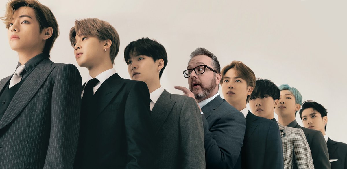 KpopDAD1's tweet photo. Tapping on Suga to tell Jimin to tell Tae that I would like to take a selca with him after we are done standing in this line.💜 #ARSD #ArmySelcaDay #BTS @BTS_twt https://t.co/s4OP4HG4DJ