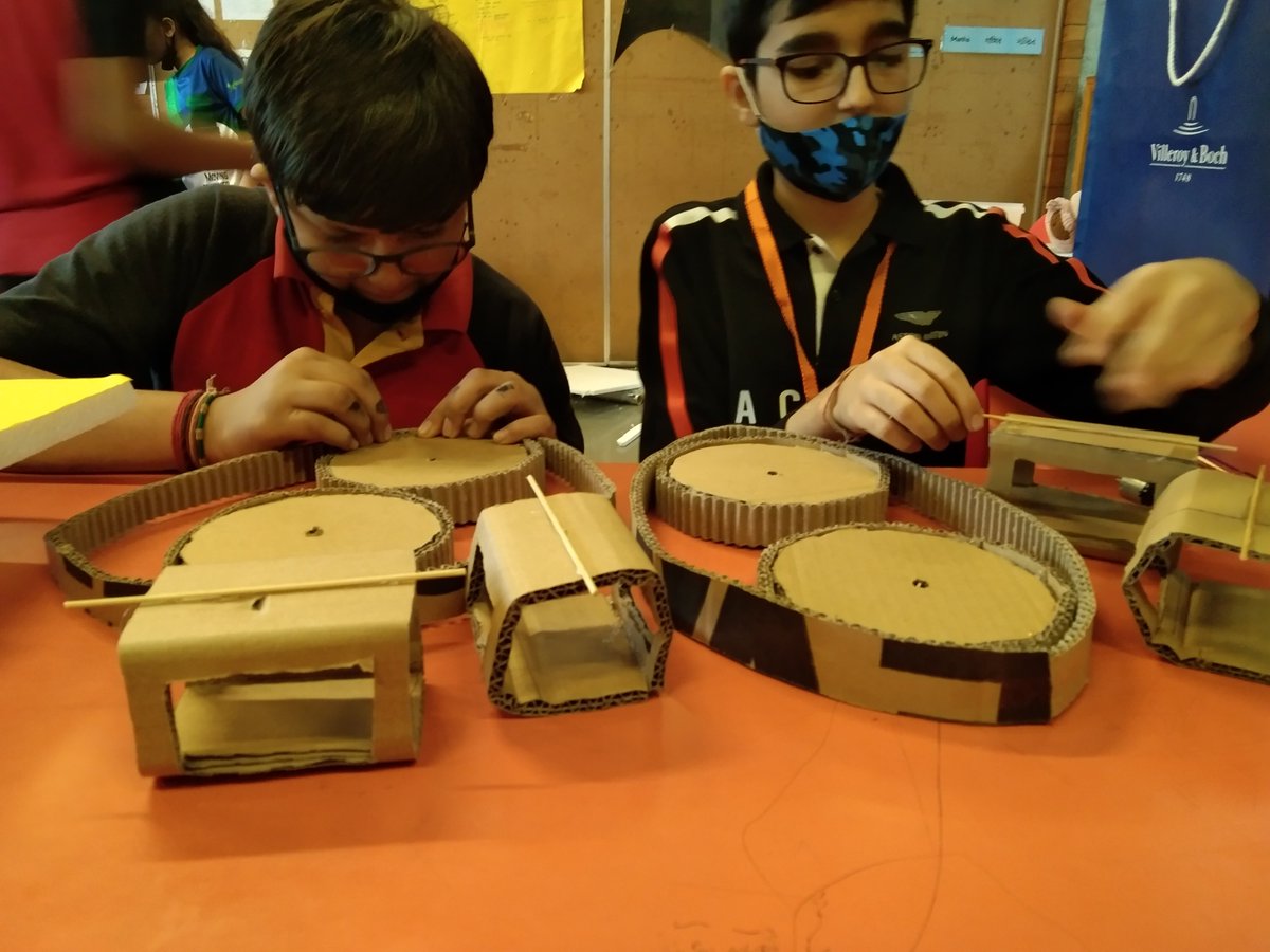 Harshita_74's tweet photo. Busy Bees! Students of Grade 6 Deliberate finding solutions to the PBL@HTWW #PYPL @BhattTina @AswaniNandini  @pooh_it_is  @MariyamBaxamusa https://t.co/e8yHP55LS9