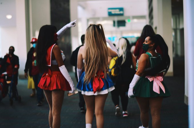First ComicCon in the bag ❤️💙💚 #LAComicCon https://t.co/Y2YONSTK3i<a href="/tag/lacomiccon"class="tags">#LAComicCon</a>