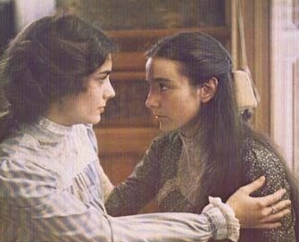 Australian film in the 70s gave us some dreamy queer desire between women in Victorian settings. Have you seen Picnic at Hanging Rock (1975) &amp; The Getting of Wisdom (1977)? What did you think?
We'll include your (anonymous) comments in our project report bit.ly/ausqueerscreen